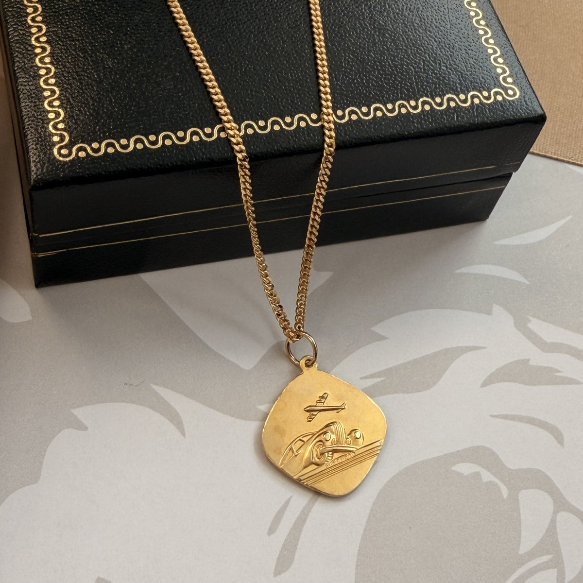 9ct Yellow Gold St Christopher Pendant Necklace - 18 Inch