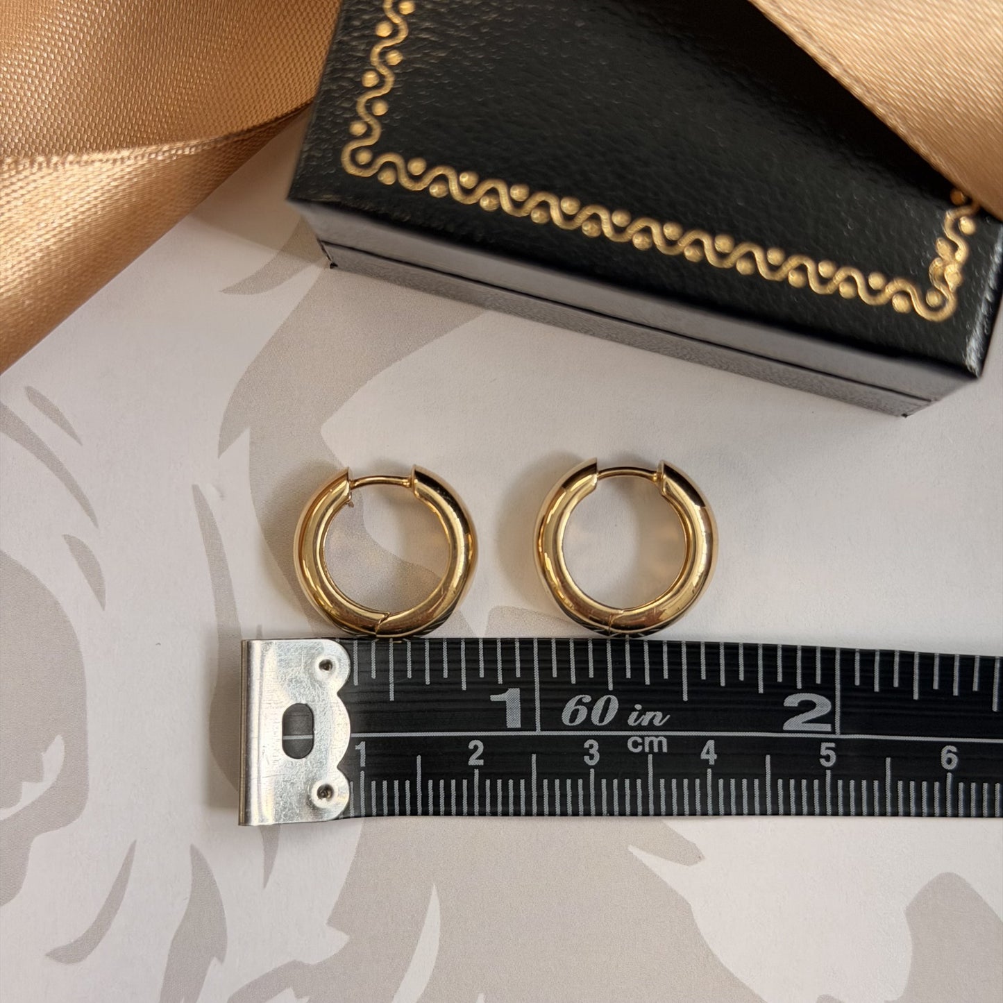 Mejuri 14ct Yellow Gold Medium Hoop Earrings