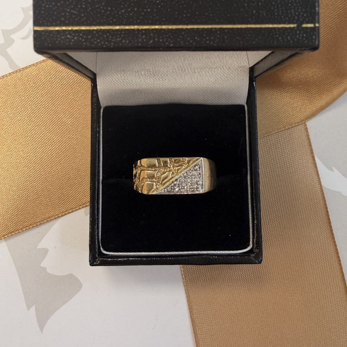9ct Yellow Gold Diamond Signet Ring