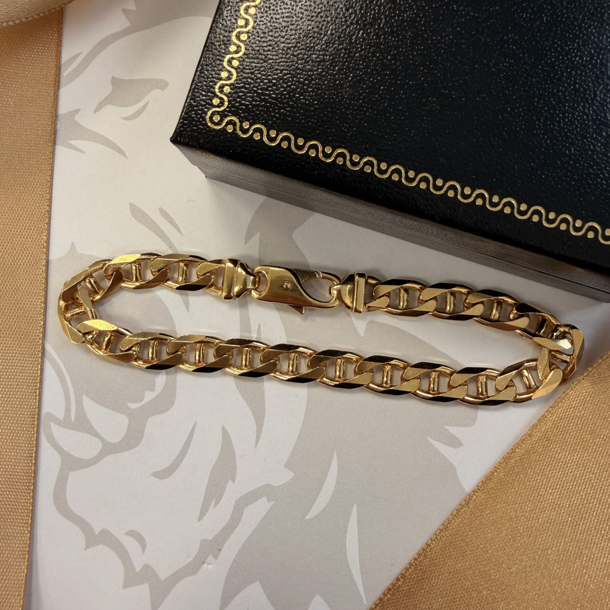 9ct Yellow Gold Mariner Bracelet - 8 Inch