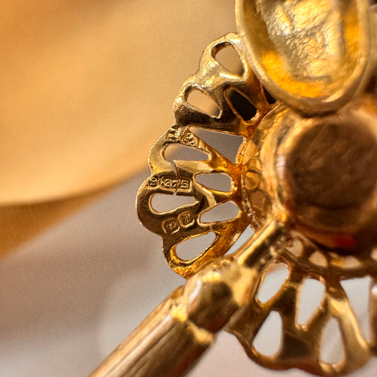 9ct Yellow Gold Clown Witch Charm – view 4