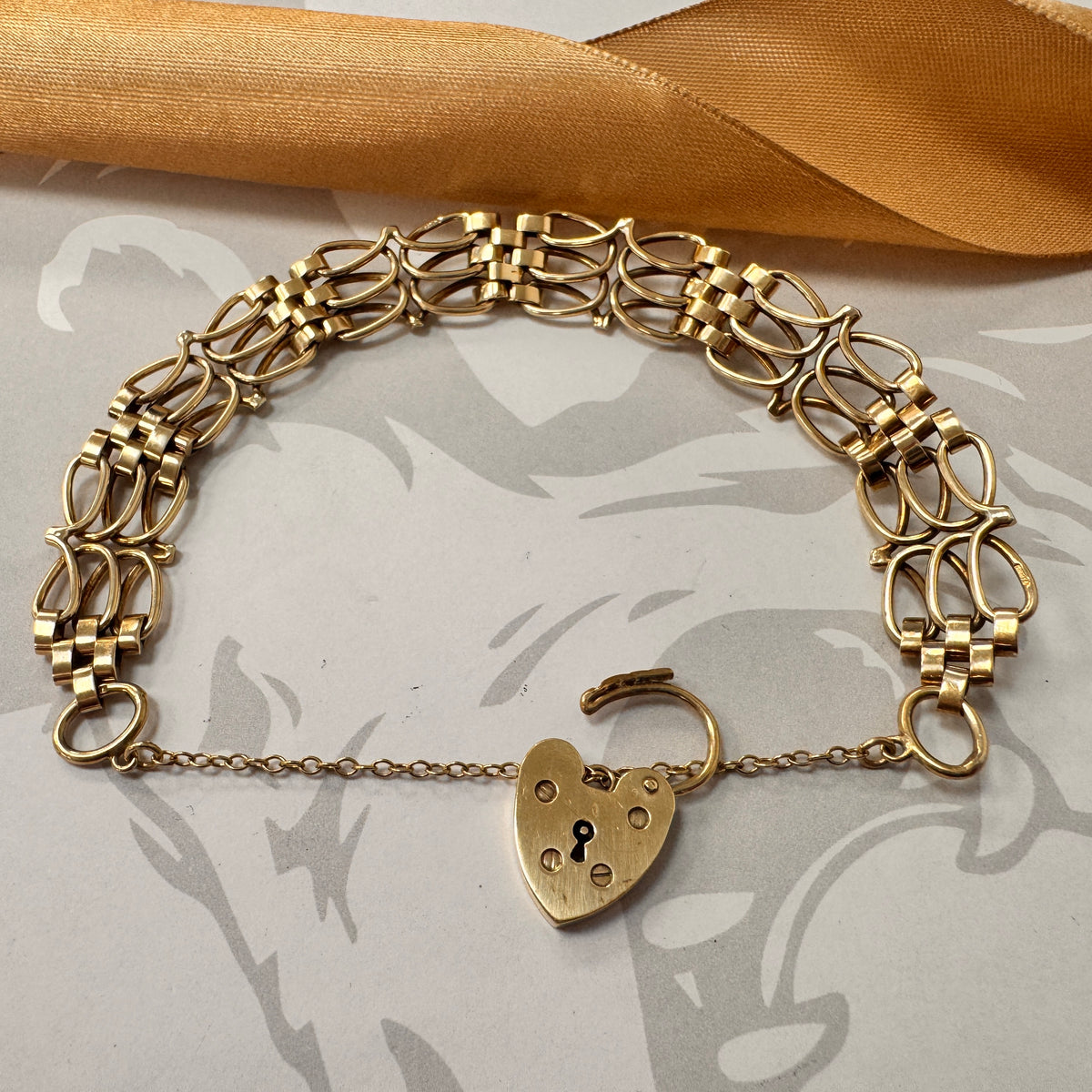9ct Yellow Gold Fancy Link Bracelet with Padlock - 6.5 Inch – view 4