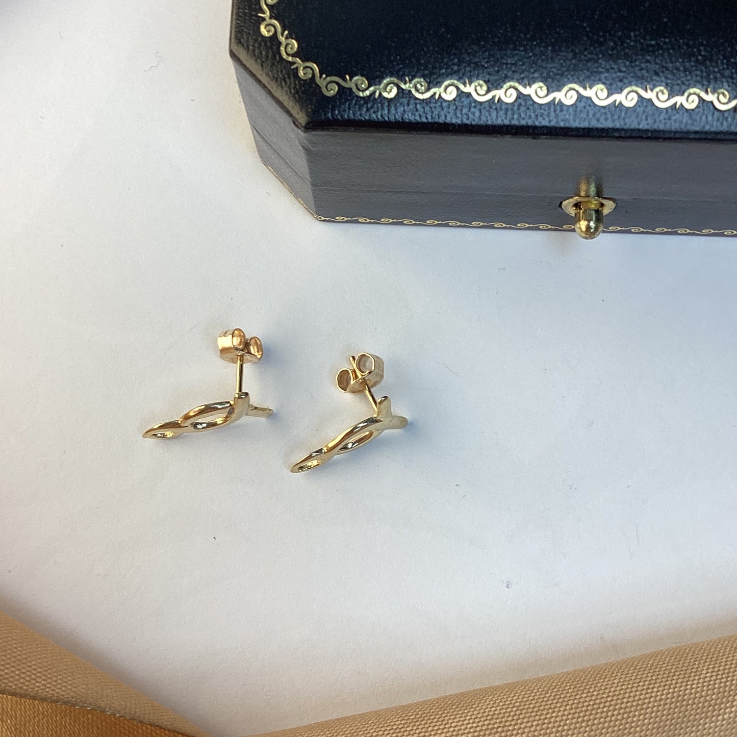 9ct Yellow Gold Celtic Knot Earrings