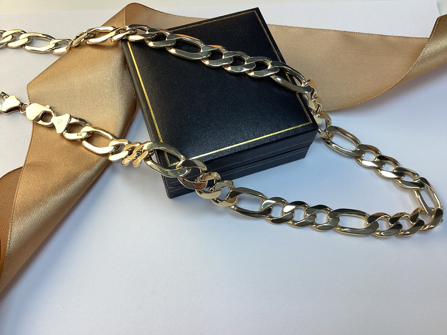9ct Yellow Gold Figaro Chain - 24 Inch