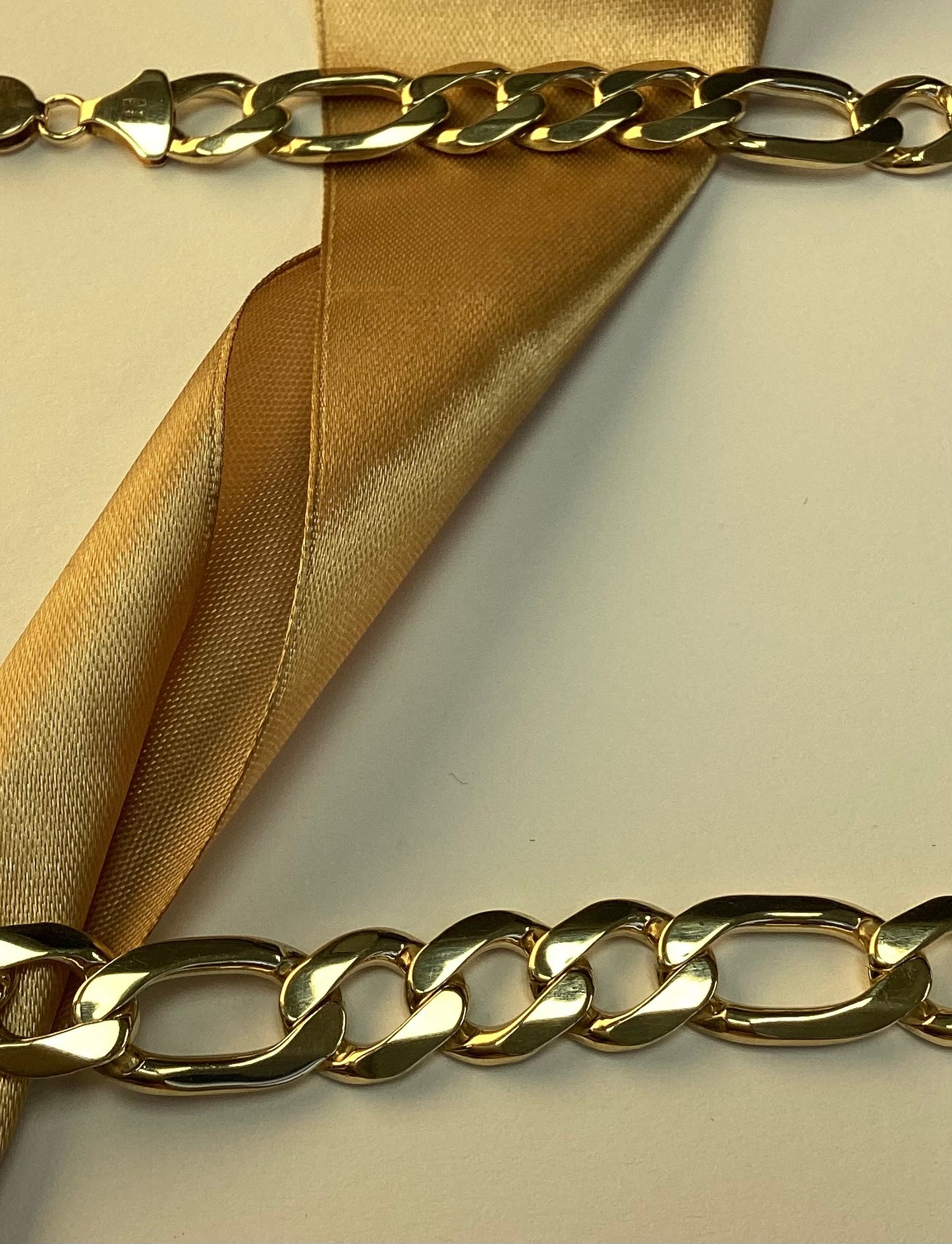 9ct Yellow Gold Figaro Chain - 24 Inch