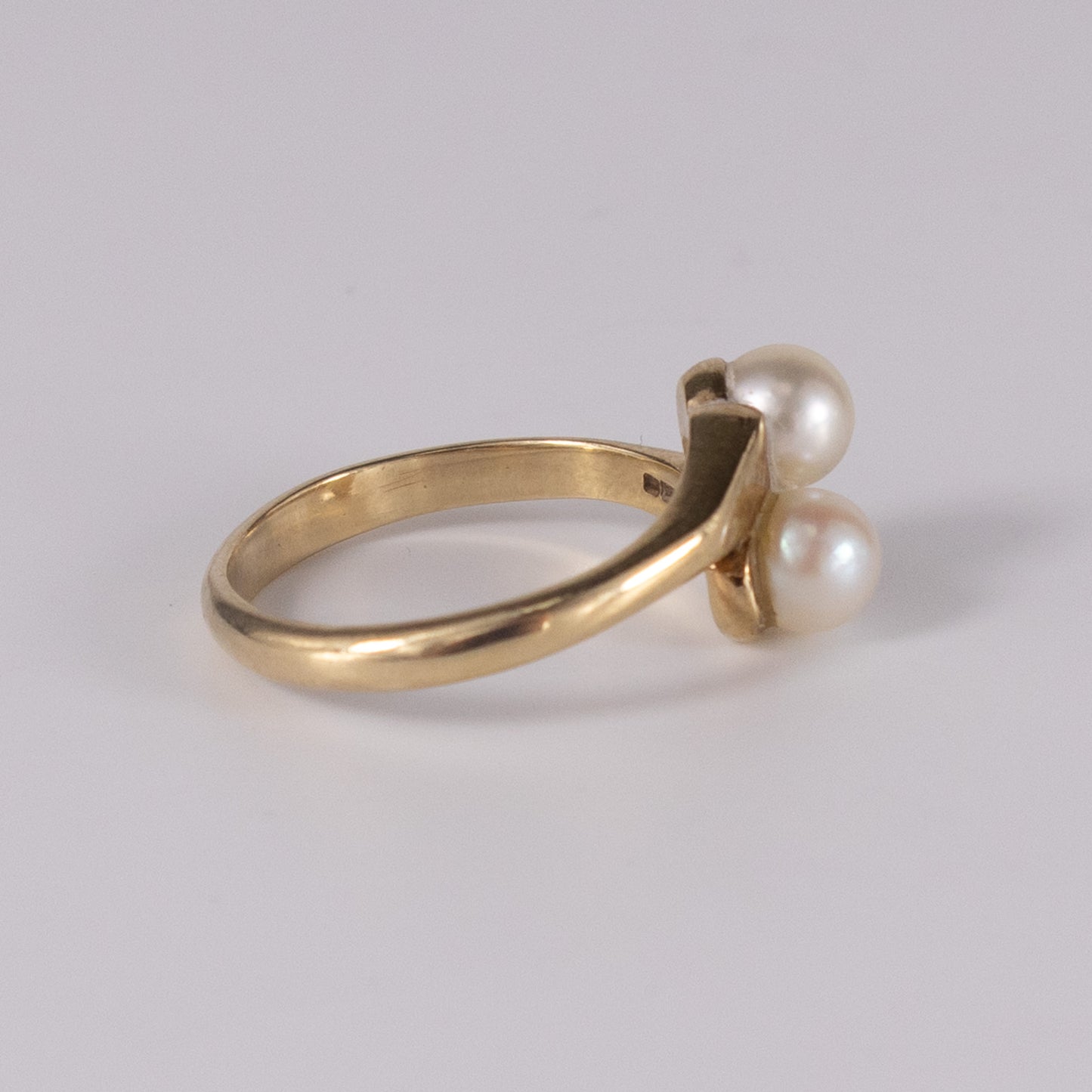 9ct Yellow Gold Bypass Ring with Two Pearls