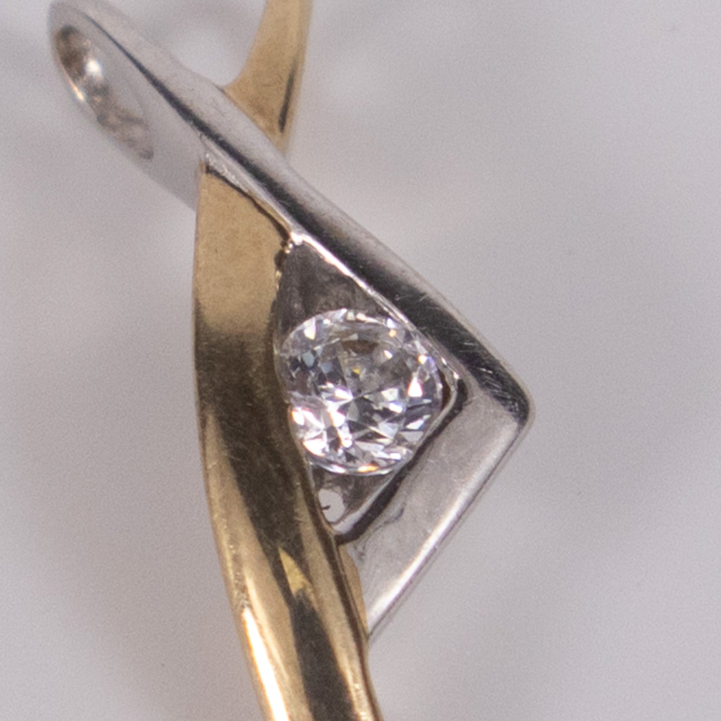 9ct Yellow Gold Cubic Zirconia Drop Pendant