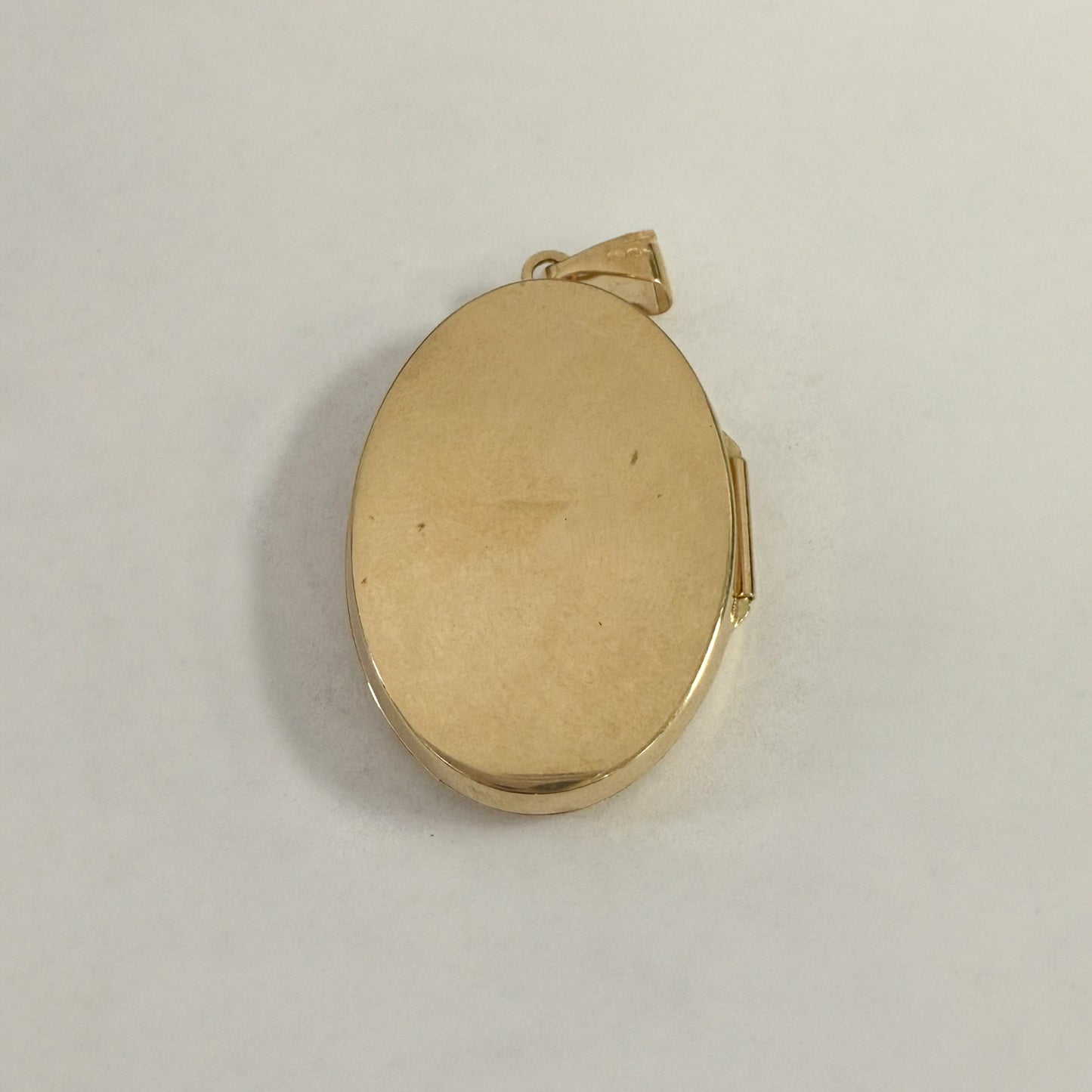9ct Yellow Gold Oval Floral Locket