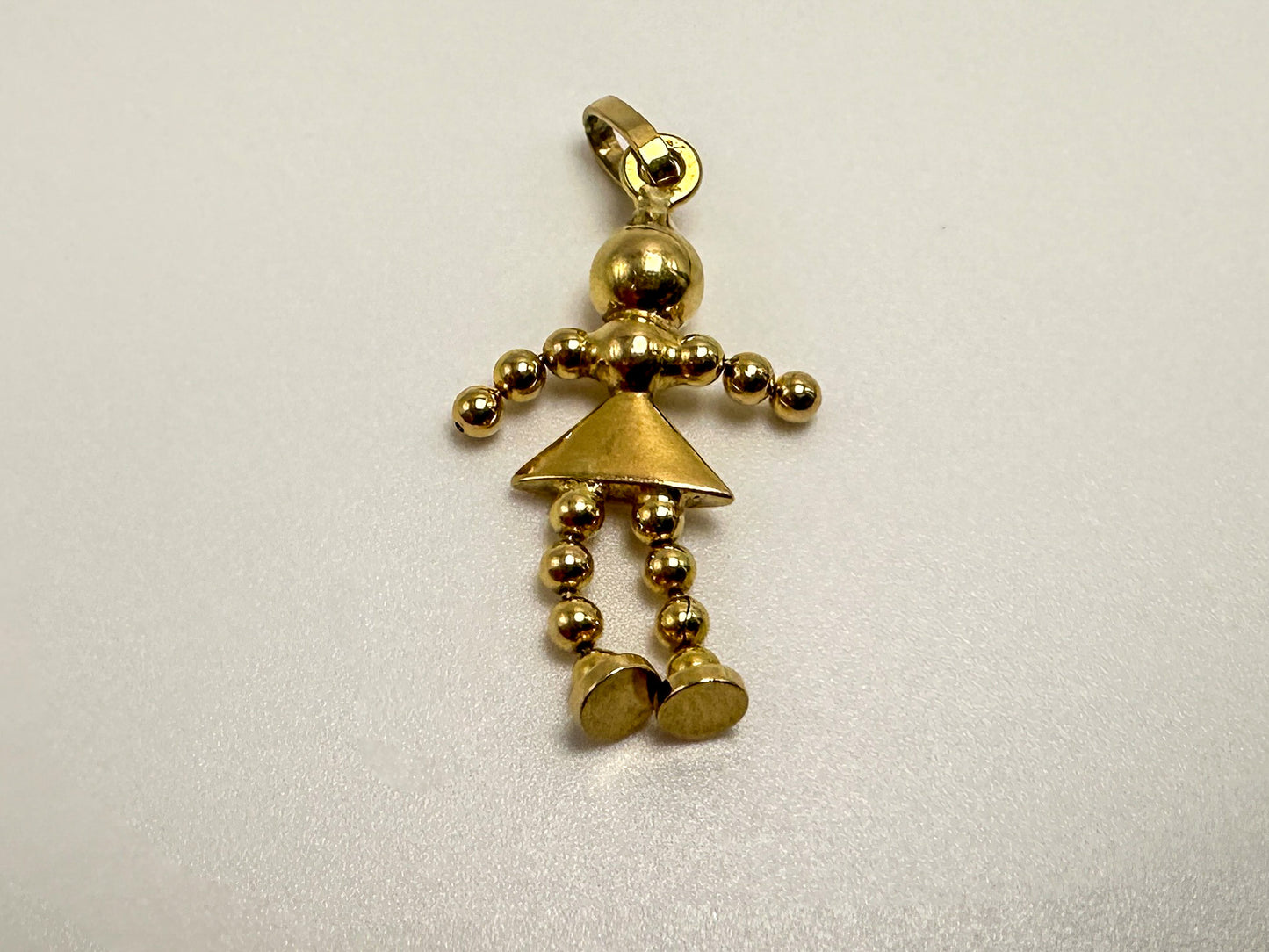 9ct Yellow Gold Stick Woman Pendant