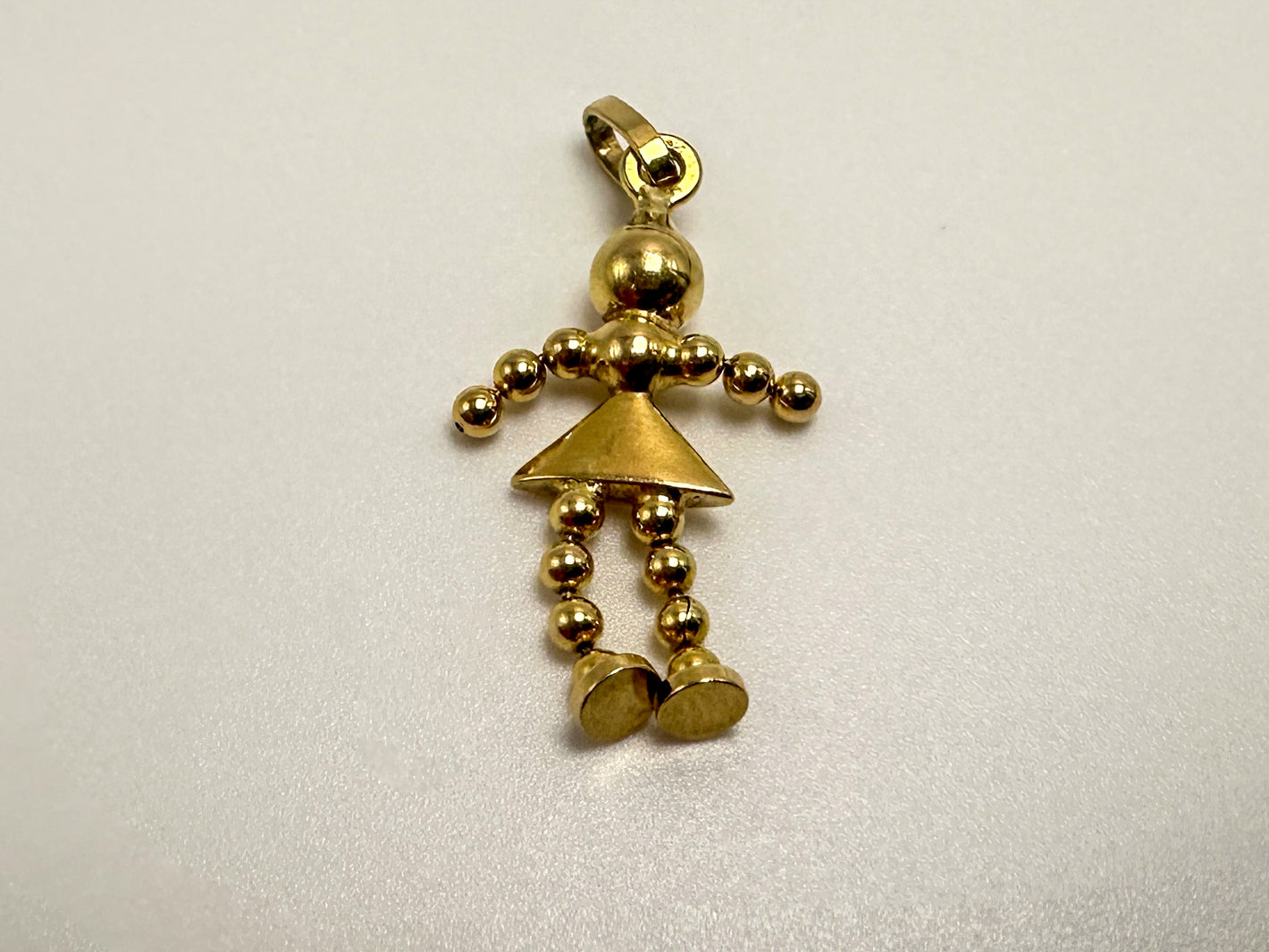 9ct Yellow Gold Stick Woman Pendant