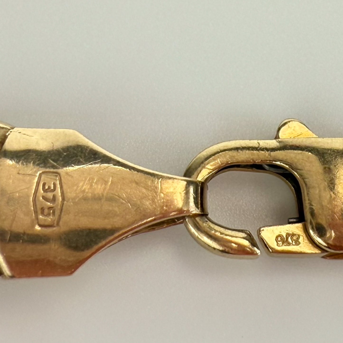 9ct Yellow Gold Curb Bracelet 7½ Inches