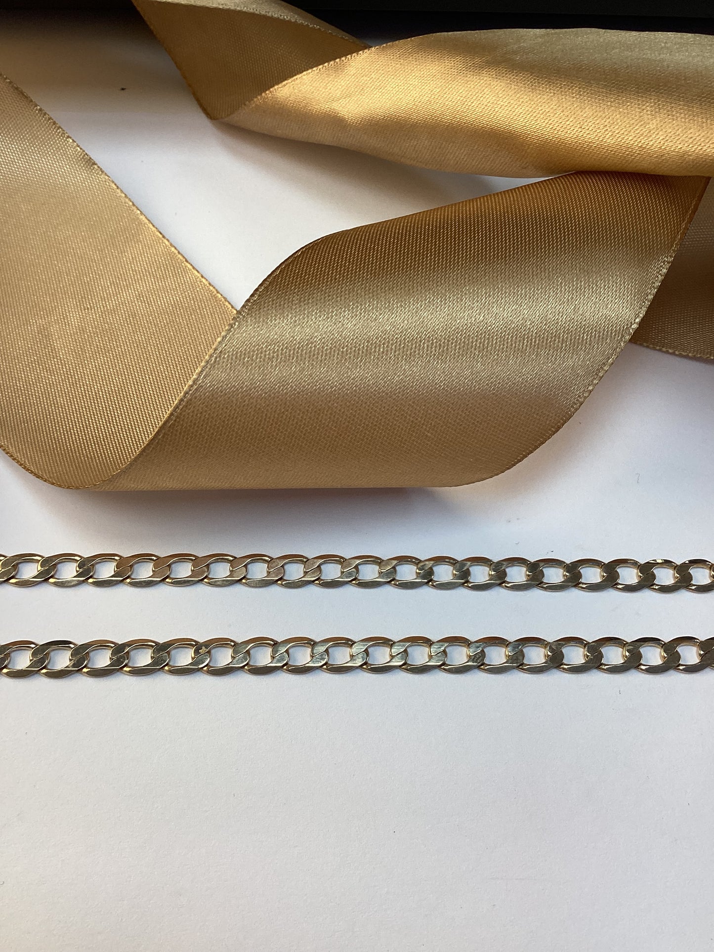9ct Yellow Gold Curb Chain - 20 Inch