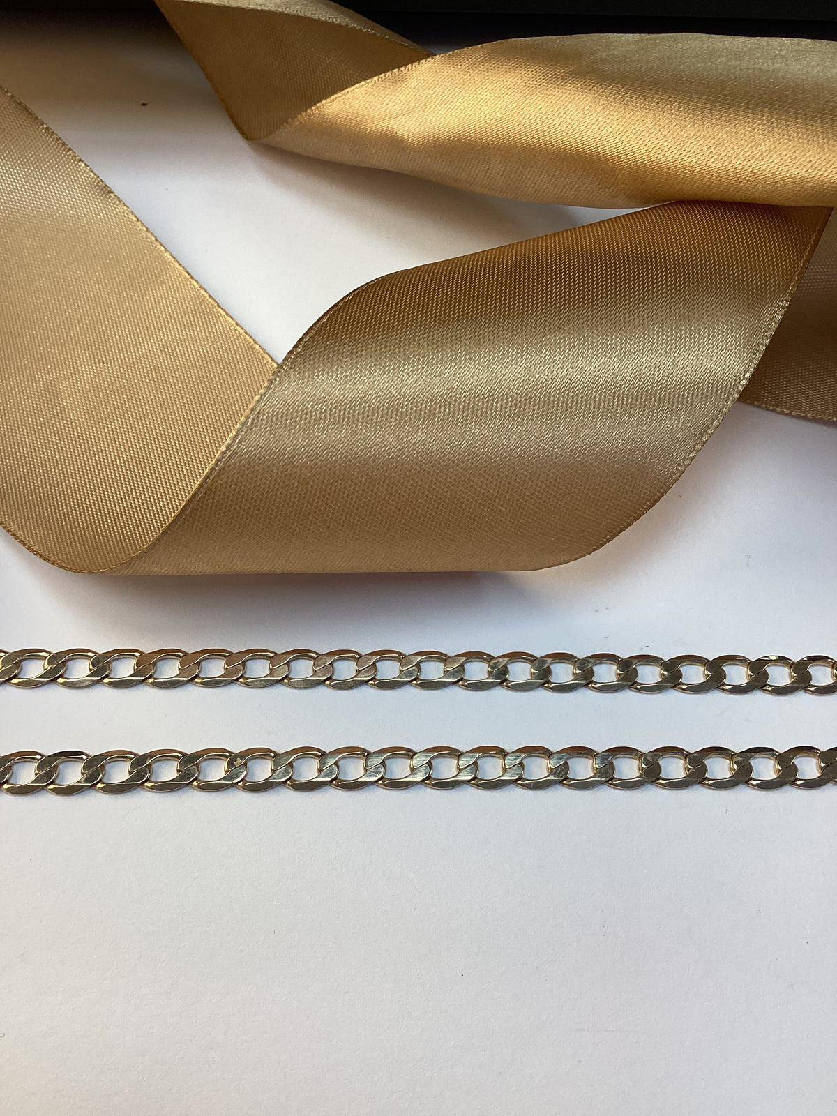 9ct Yellow Gold Curb Chain - 20 Inch