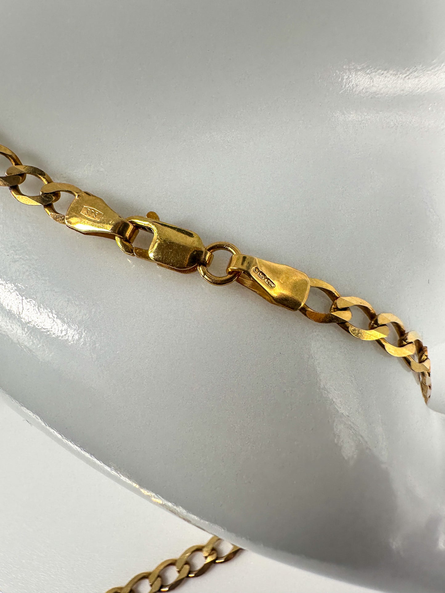 9ct Yellow Gold Curb Chain - 18 Inch