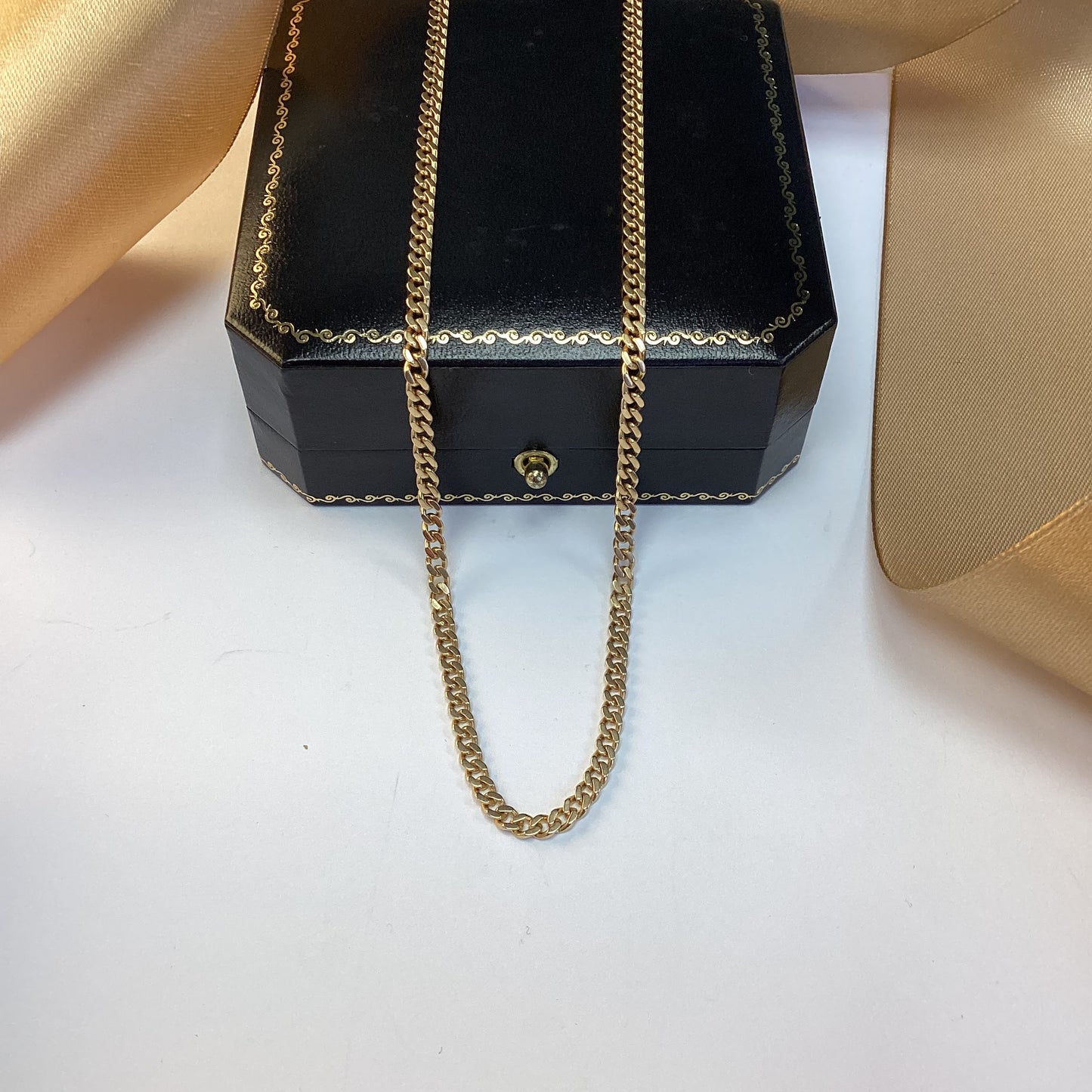 9ct Yellow Gold Curb Chain - 18 Inch