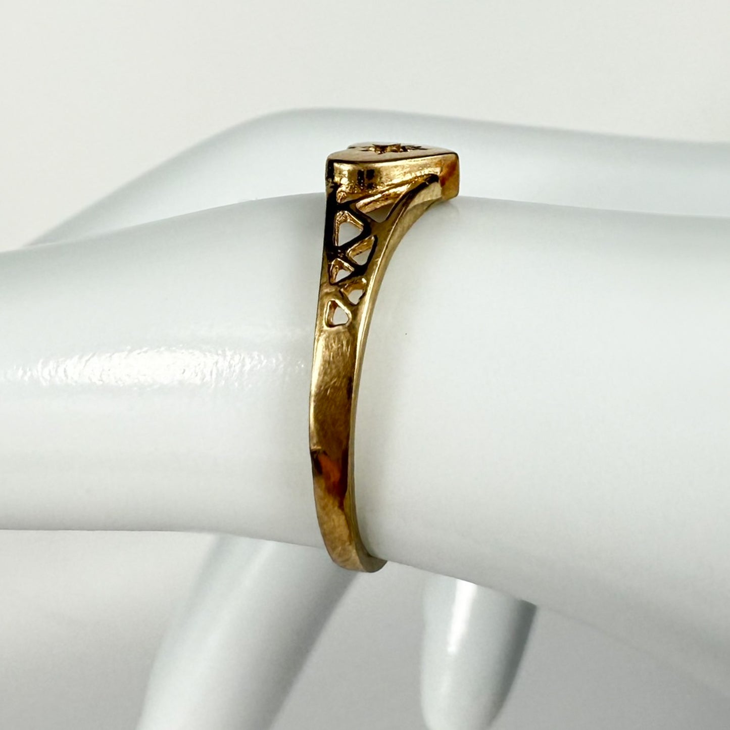 9ct Yellow Gold Heart Cubic Zirconia Ring