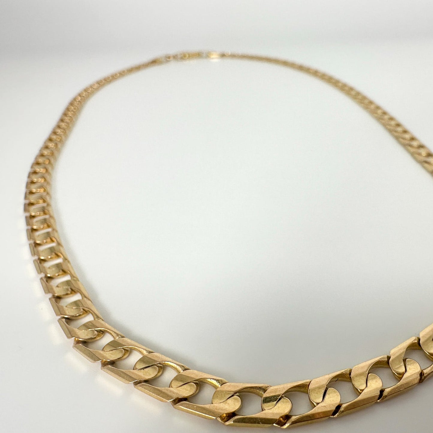 9ct Yellow Gold Curb Chain - 18 Inch