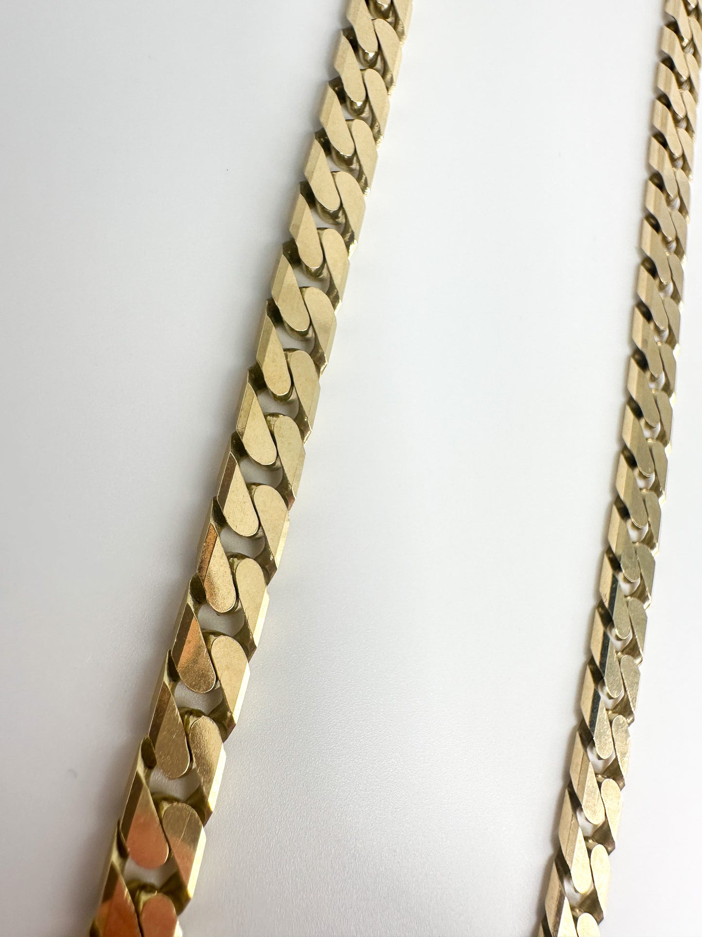 9ct Yellow Gold Curb Chain - 20 Inch