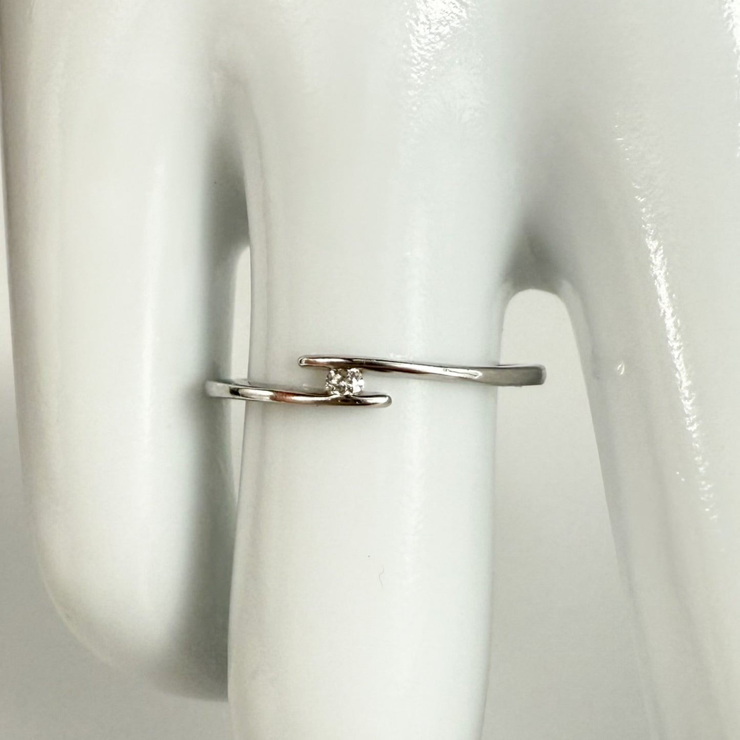 9ct White Gold Twist Diamond Ring