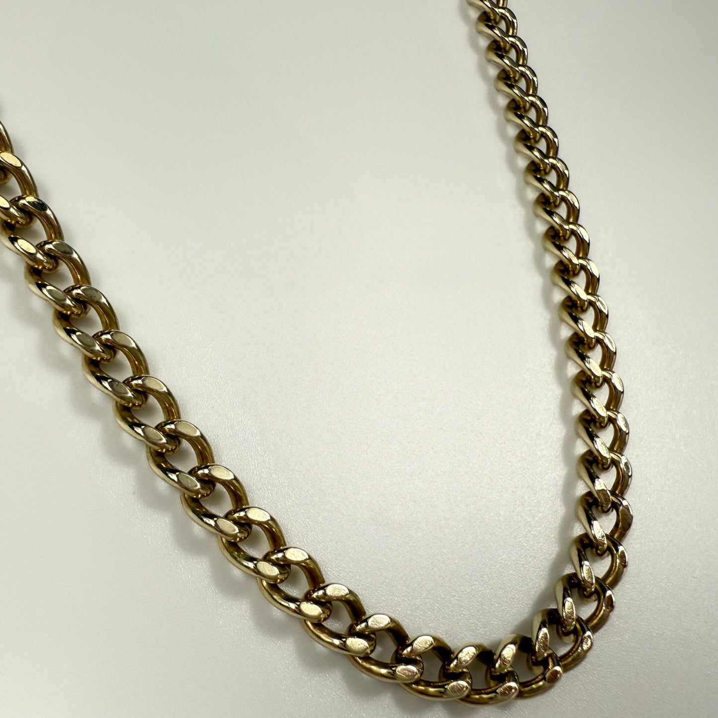 9ct Yellow Gold Heavy Curb Chain Necklace 30 inches