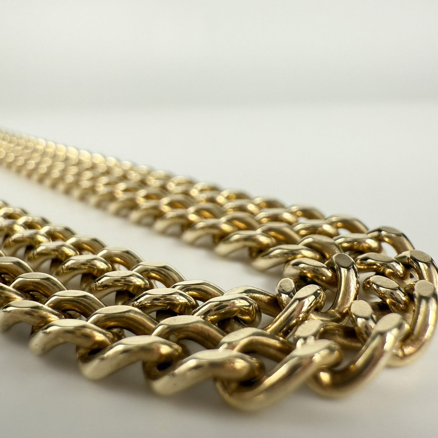 9ct Yellow Gold Heavy Curb Chain Necklace 30 inches