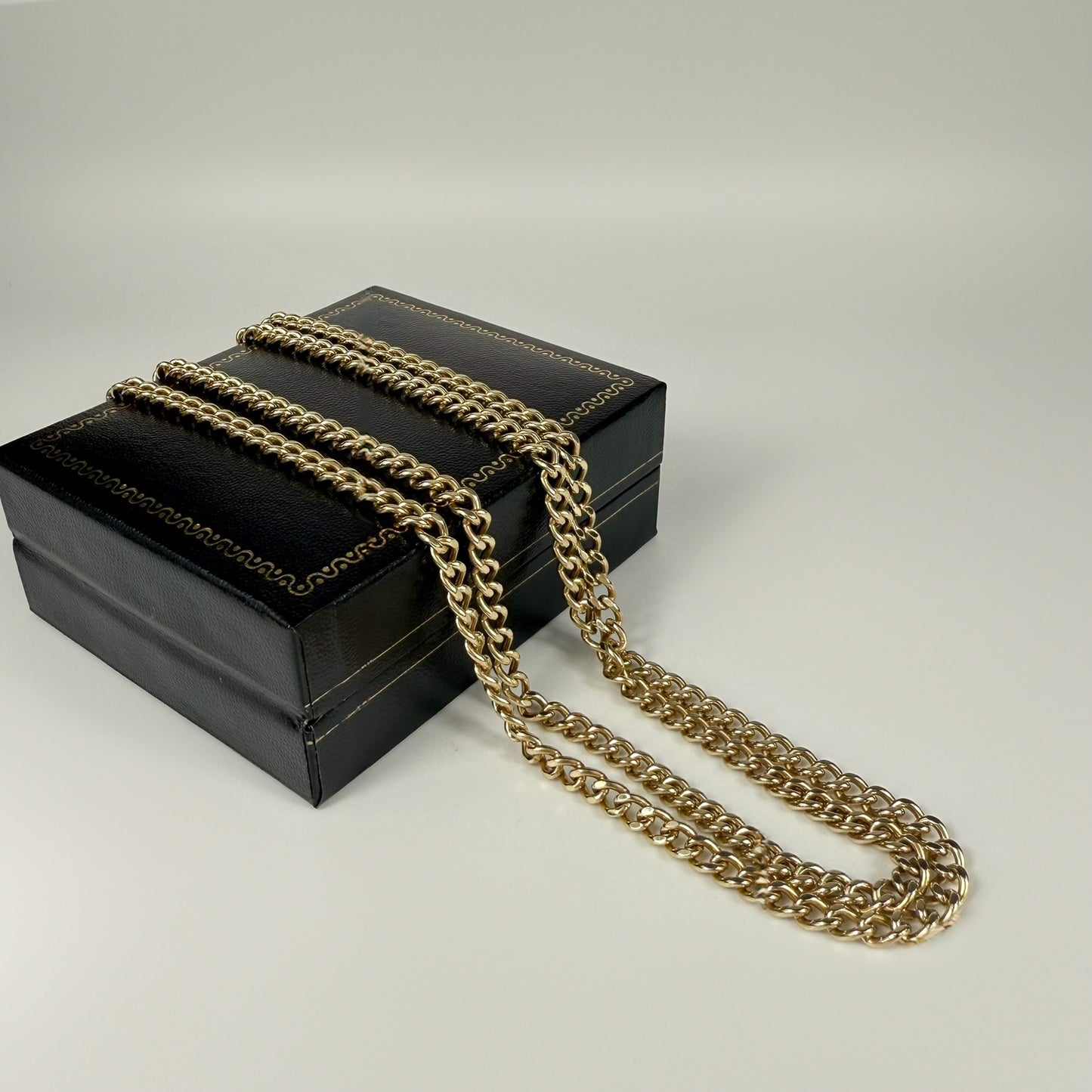 9ct Yellow Gold Heavy Curb Chain Necklace 30 inches