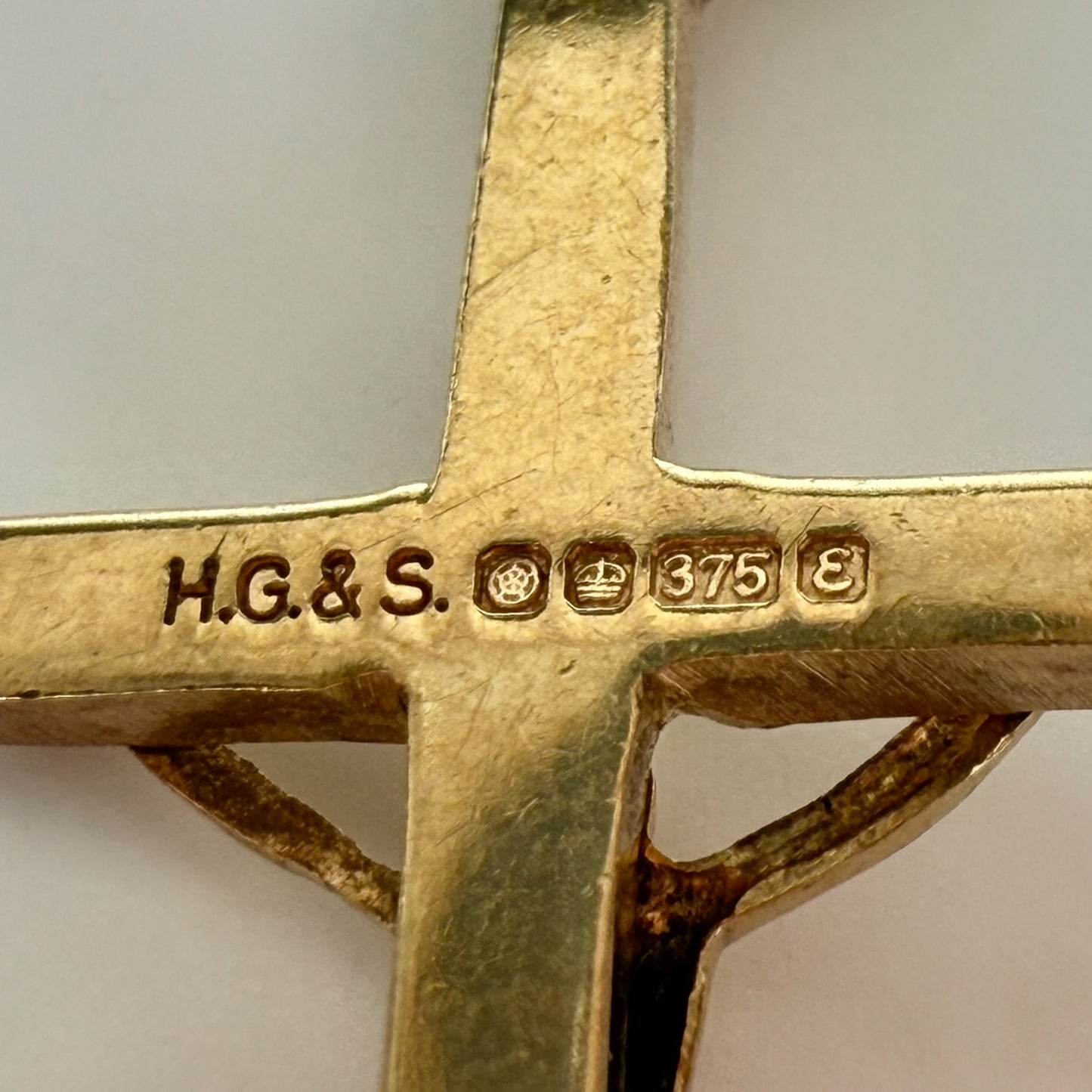 9ct Yellow Gold Small Crucifix Pendant