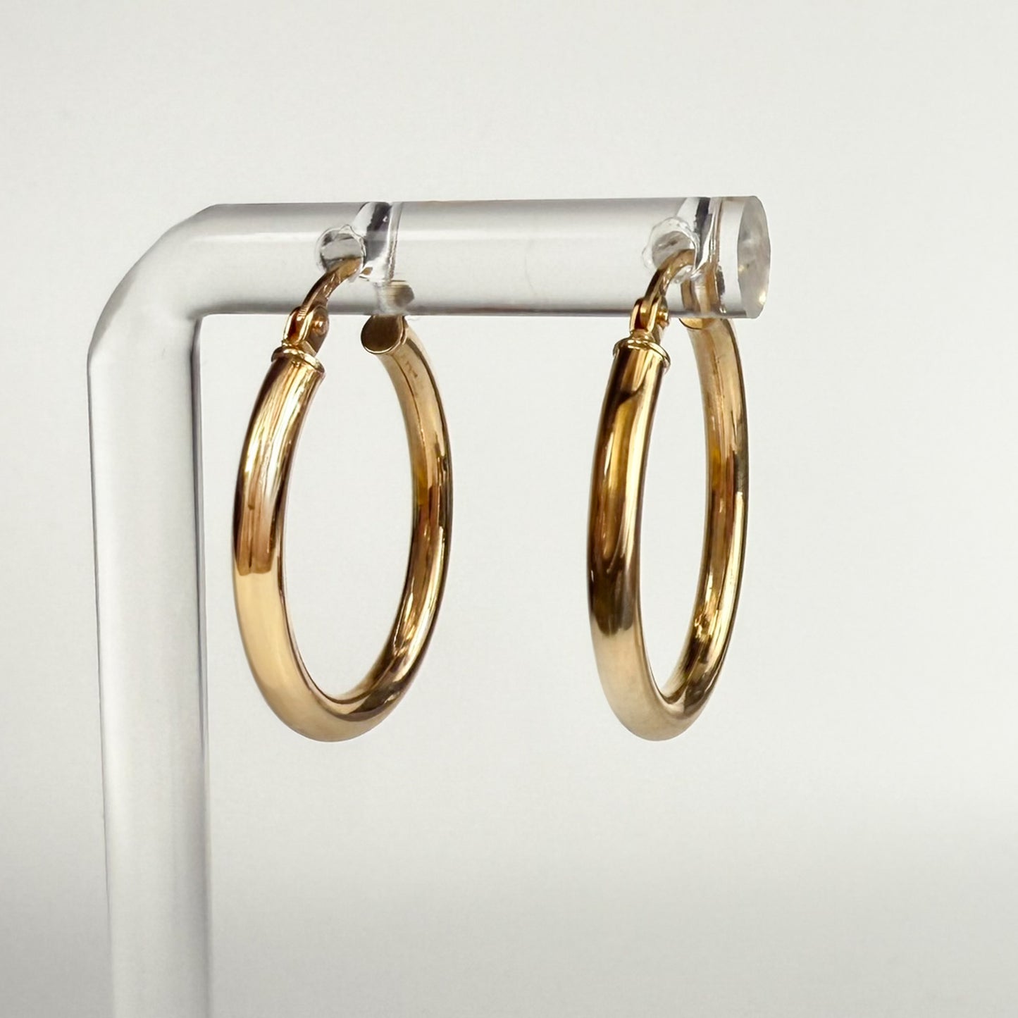 9ct Yellow Gold 2cm Oval Hoop Earrings