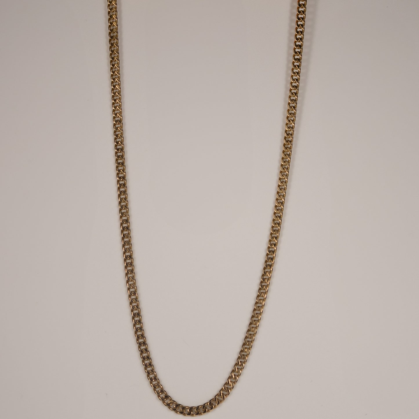 9ct Yellow Gold Curb Chain Necklace - 23 inches