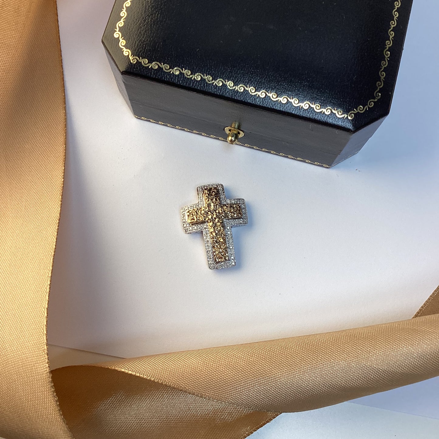 9ct Yellow Gold Patterned Diamond Cross Pendant