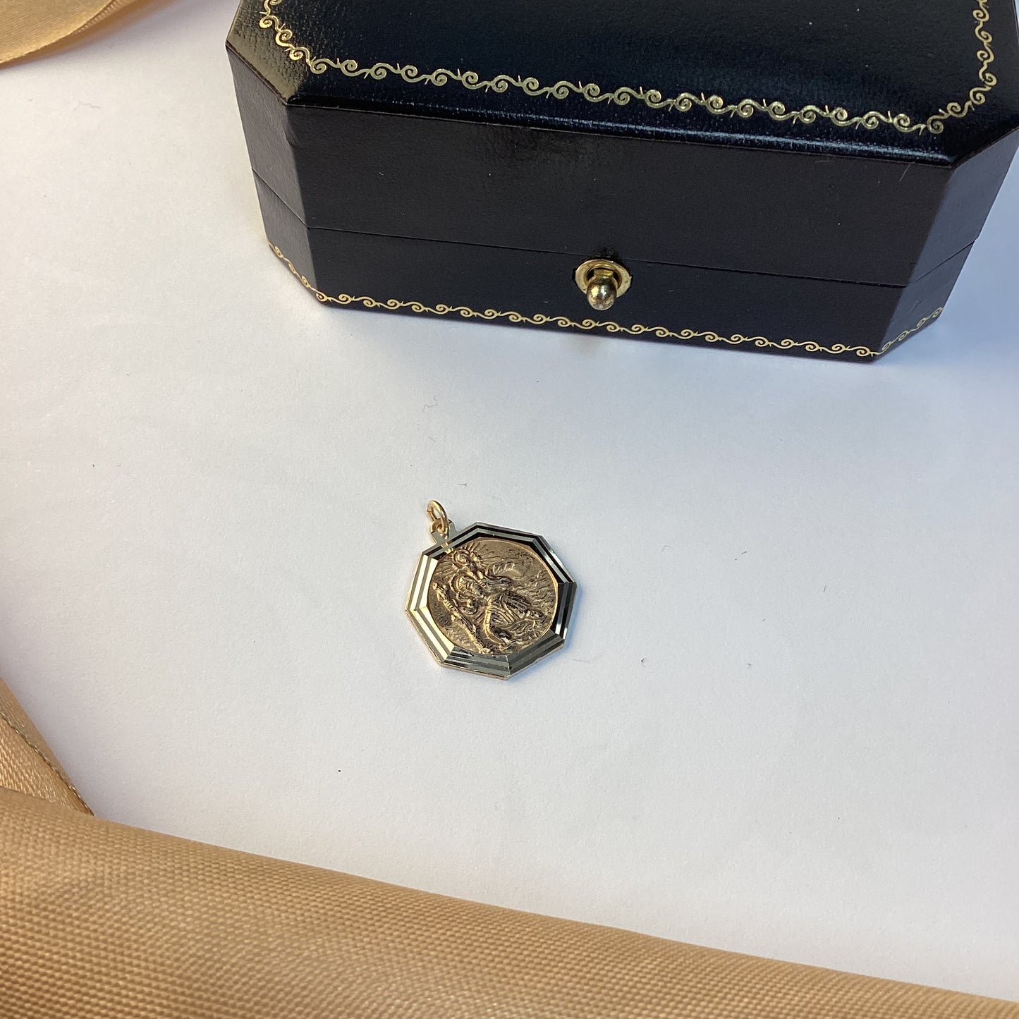 9ct Yellow Gold St Christopher Pendant / Charm