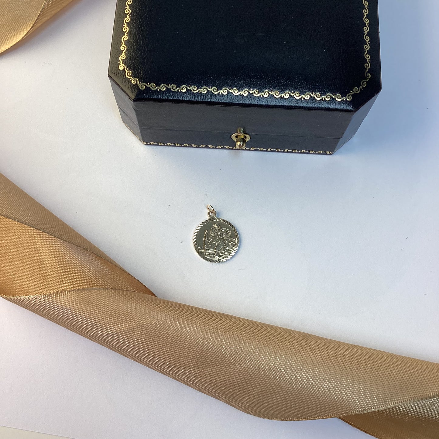 9ct Yellow Gold St Christopher Pendant / Charm