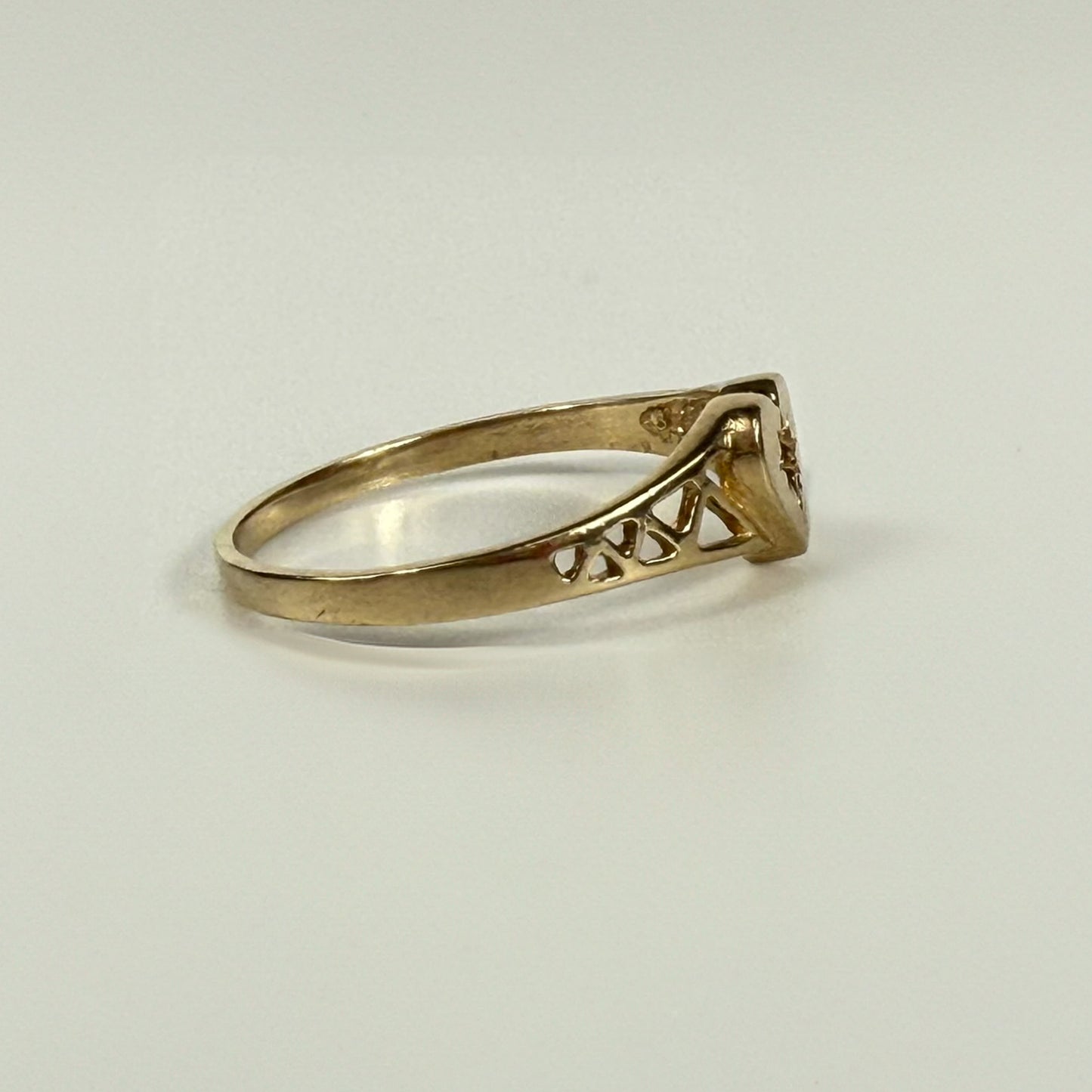 9ct Yellow Gold Heart Cubic Zirconia Ring