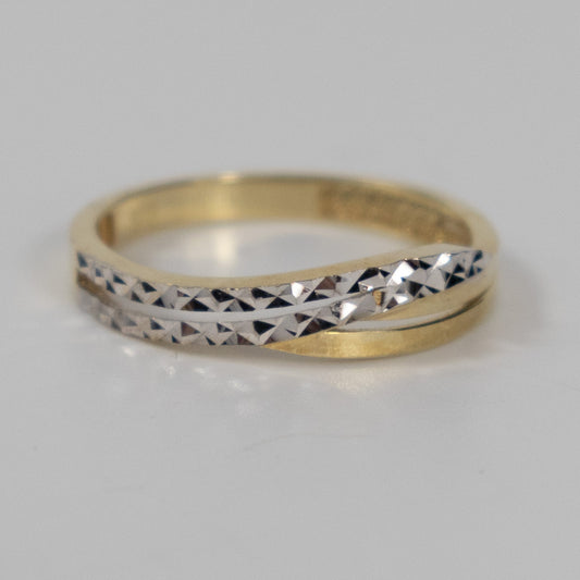 9ct Yellow Gold Crossover Band with Textured finish
