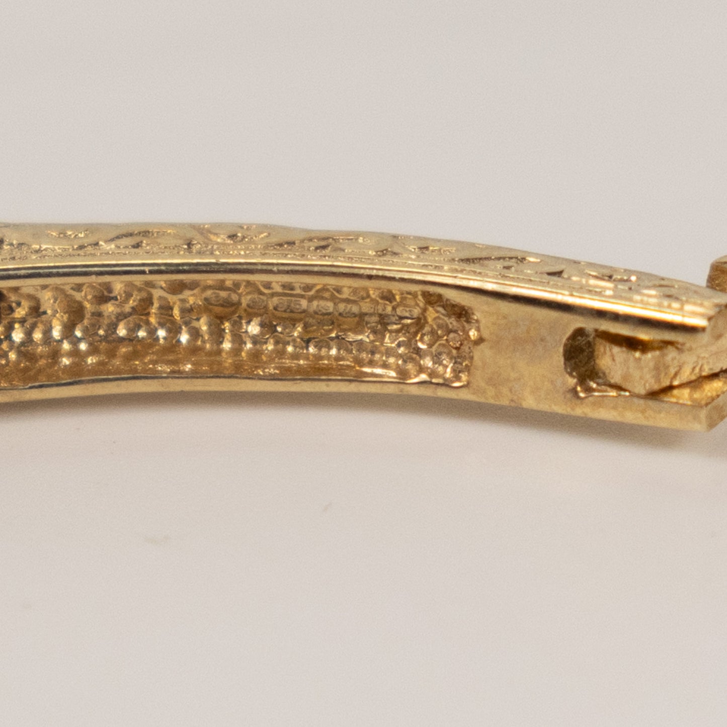 9ct Yellow Gold Sapphire and Diamond Set Hinged Bangle