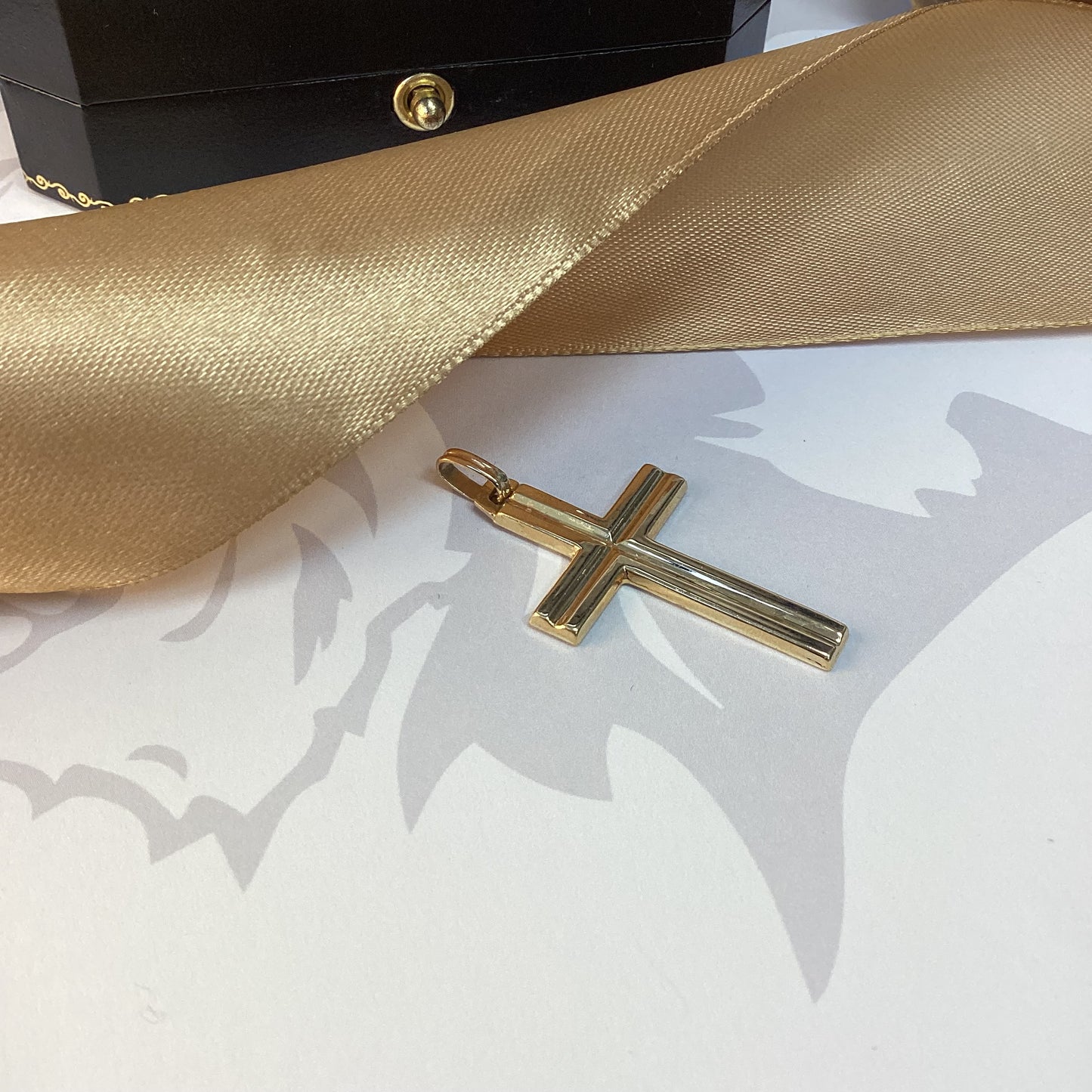 9ct Yellow Gold Cross Pendant