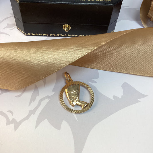 9ct Yellow Gold Nefertiti Pendant