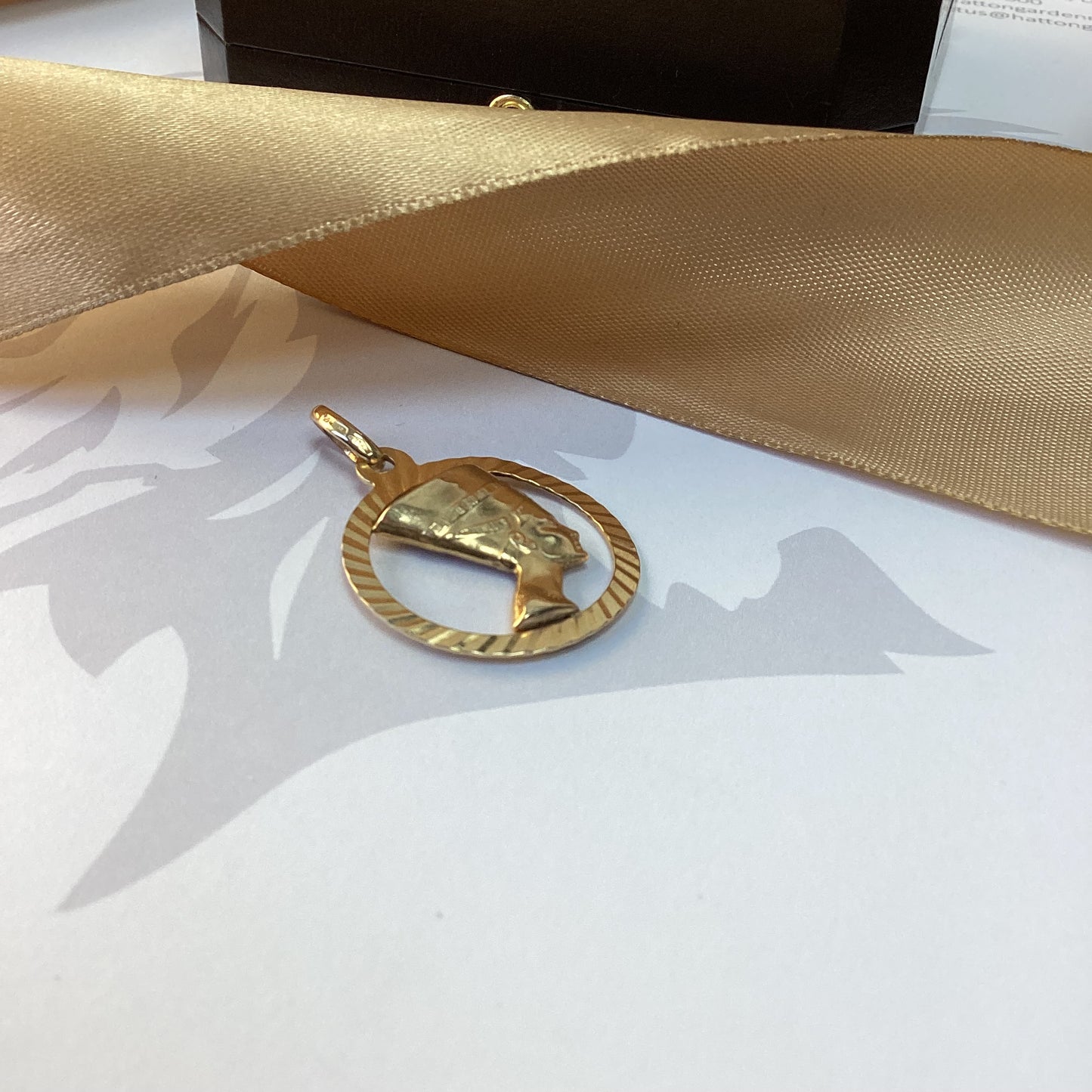 9ct Yellow Gold Nefertiti Pendant