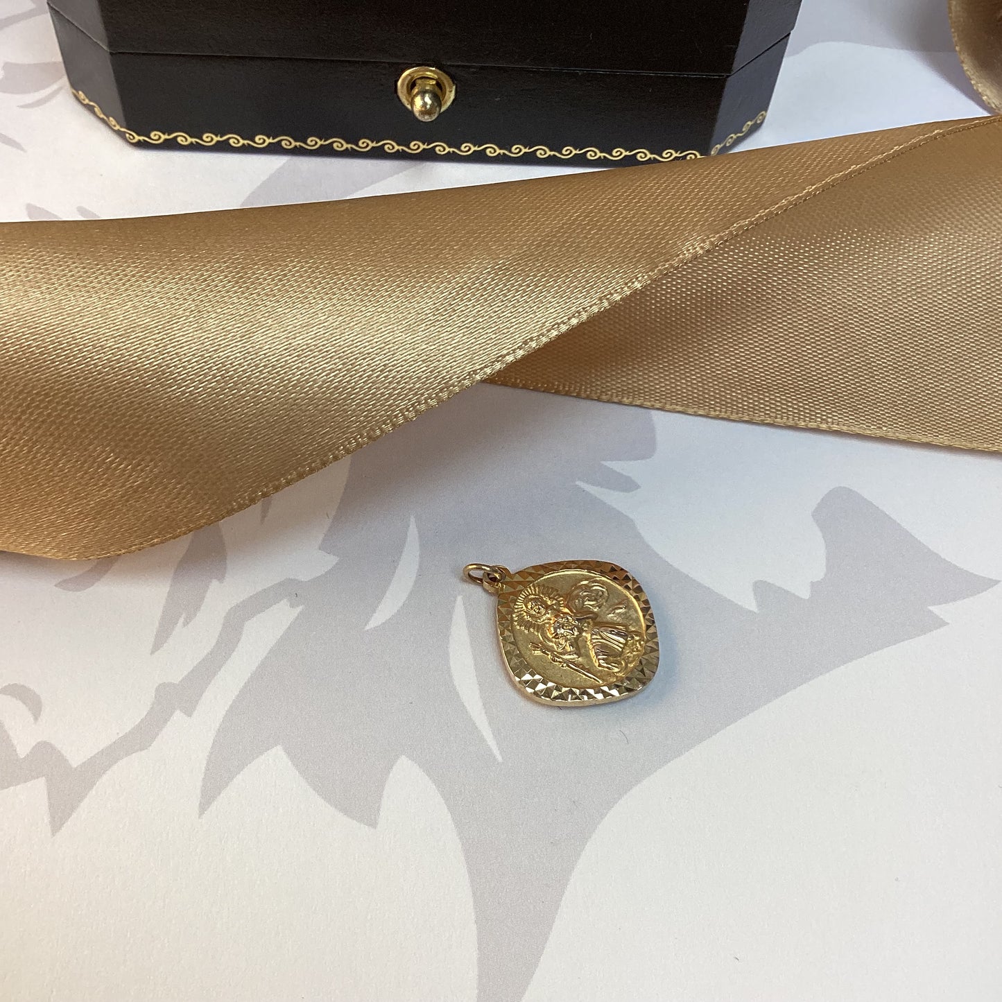 9ct Yellow Gold St Christopher Pendant / Charm