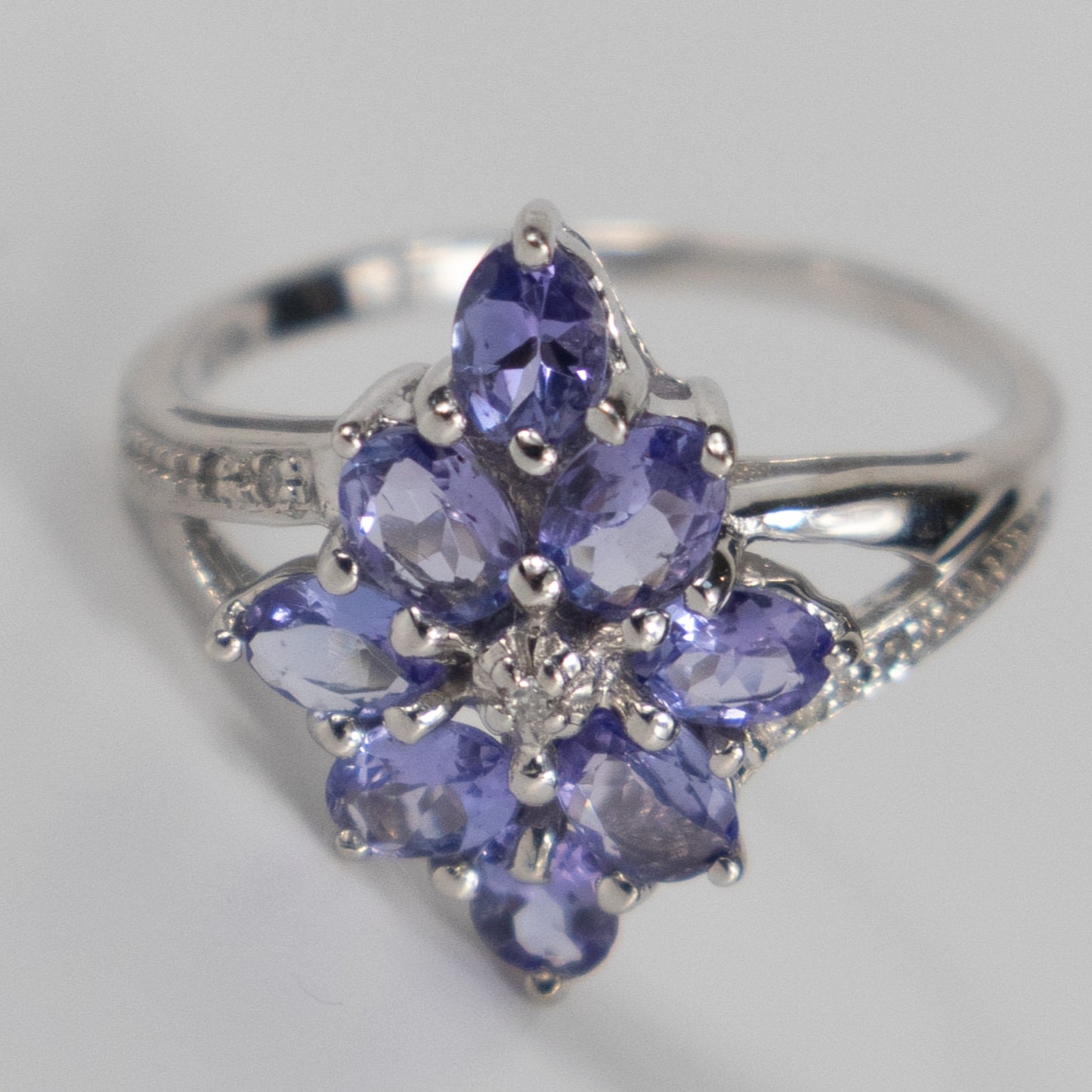 9ct White Gold Cluster Ring with Tanzanite and Diamond