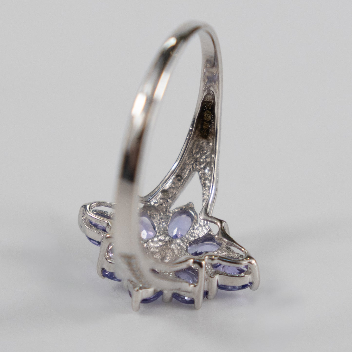 9ct White Gold Cluster Ring with Tanzanite and Diamond
