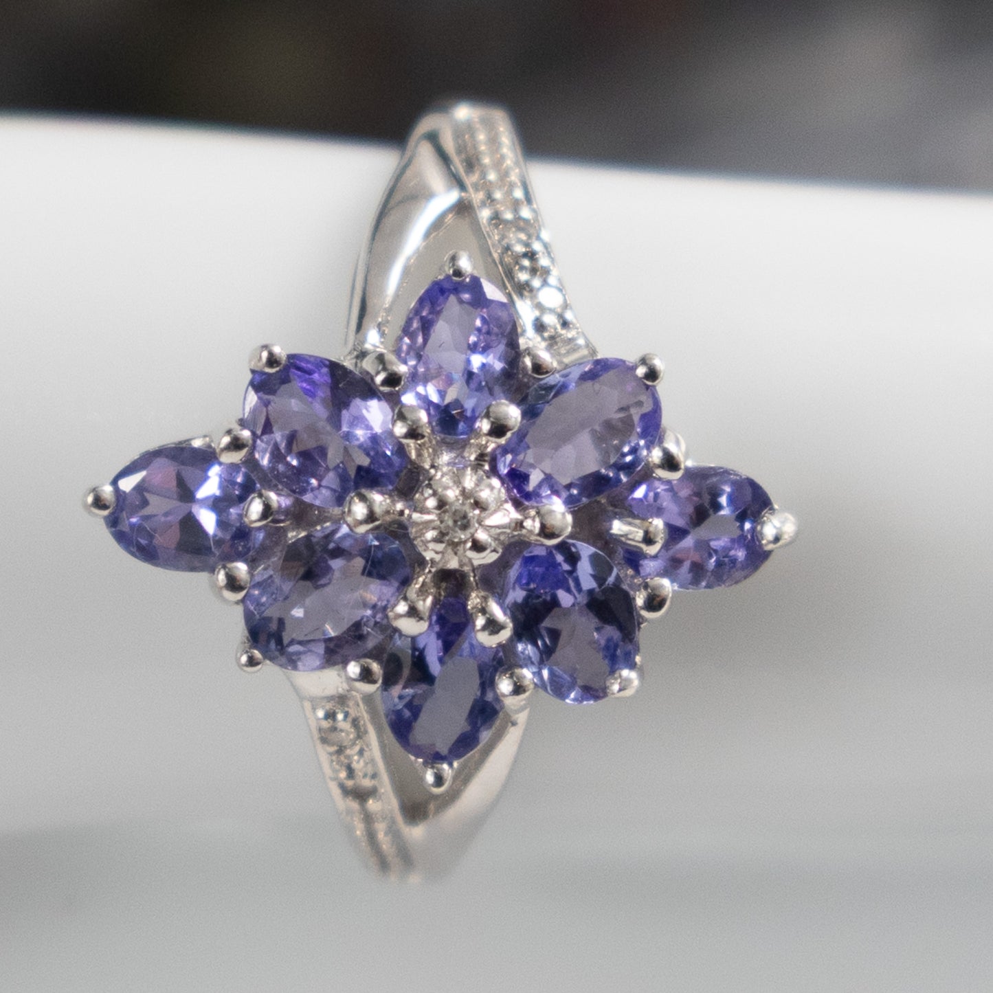 9ct White Gold Cluster Ring with Tanzanite and Diamond