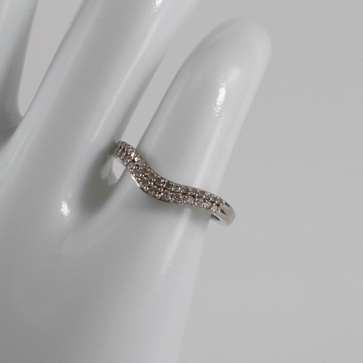 9ct White Gold 0.20ct Diamond Wishbone Ring