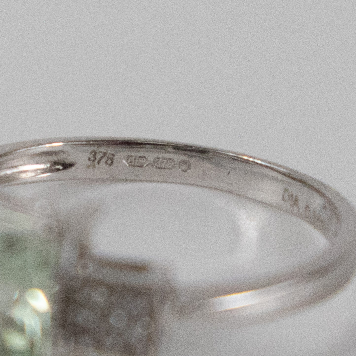Second-Hand 9ct White Gold Green Amethyst & Diamond Ring – 0.36ct