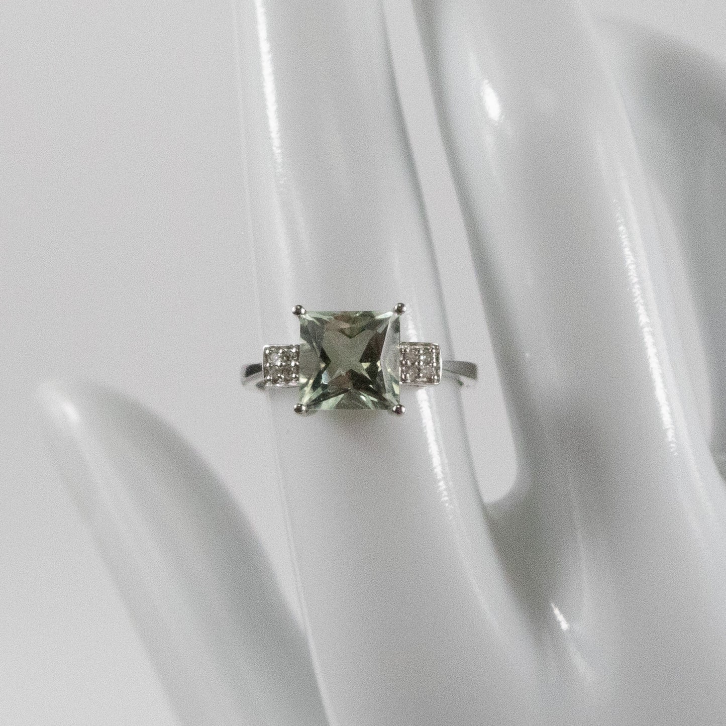Second-Hand 9ct White Gold Green Amethyst & Diamond Ring – 0.36ct