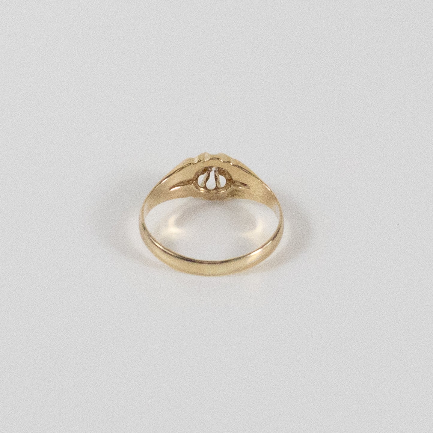 Second-Hand 9ct Gold Diamond Set Fan Detail Ring