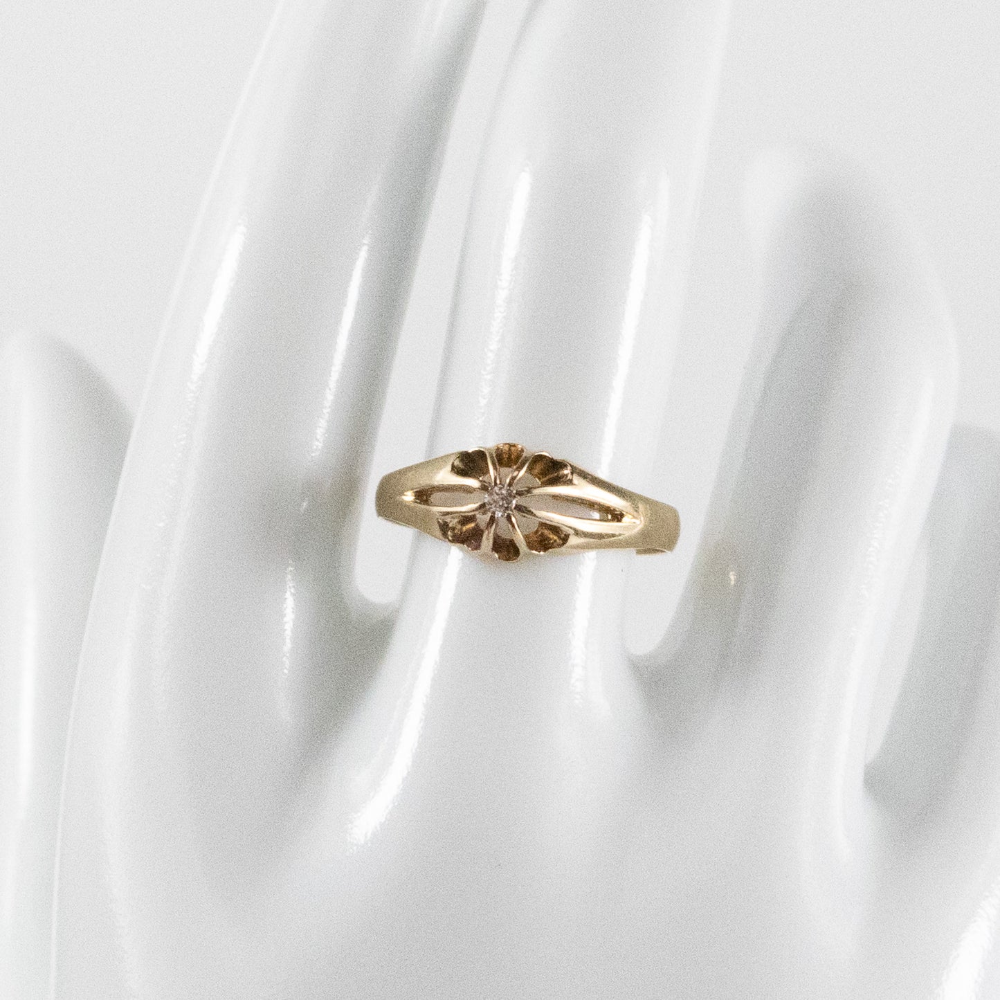 Second-Hand 9ct Gold Diamond Set Fan Detail Ring
