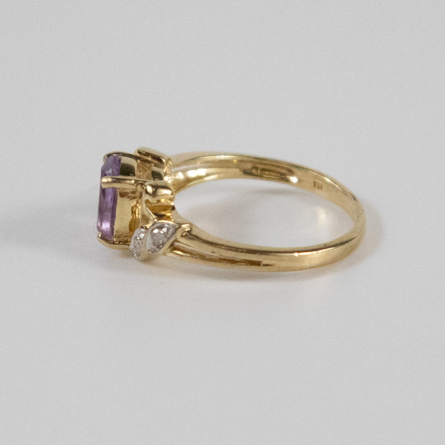 Second-Hand 9ct Gold Amethyst & Diamond Leaf-Detail Ring