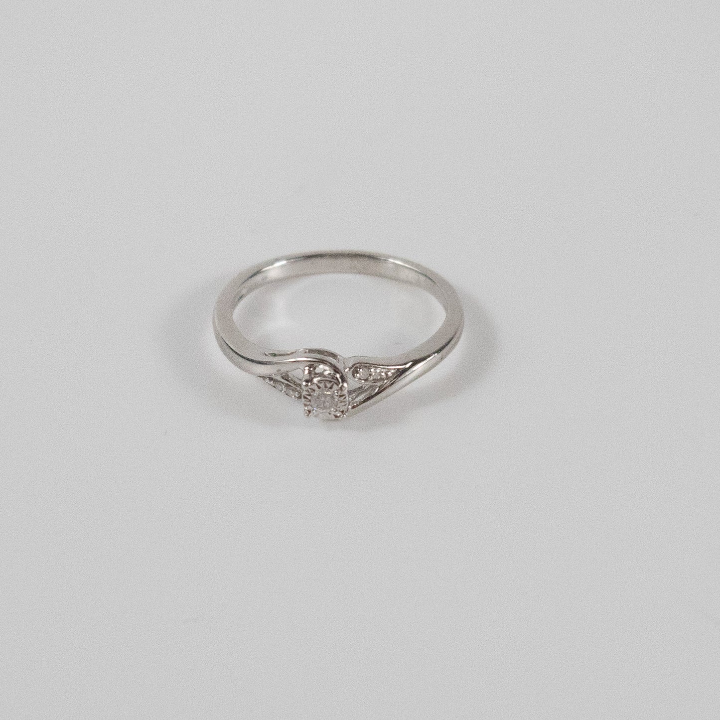 Second-Hand 9ct White Gold Diamond Twist Ring