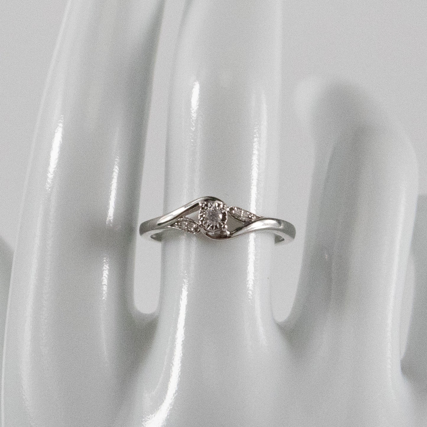 Second-Hand 9ct White Gold Diamond Twist Ring